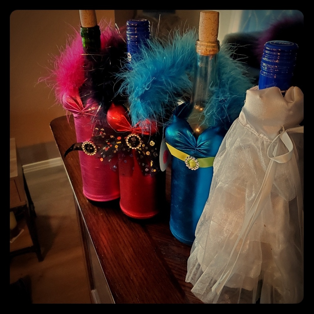 Bottle babes wine bottle cover